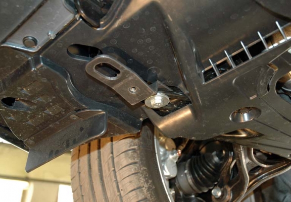 Steel sump guard for the protection of the engine and the gearbox for Honda Accord