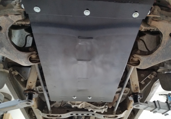 Steel gearbox guard for Nissan Pick Up