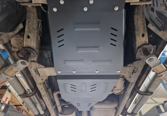 Aluminum gearbox guard for Nissan Navara