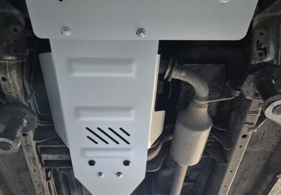 Aluminum gearbox guard for Chevrolet Tracker