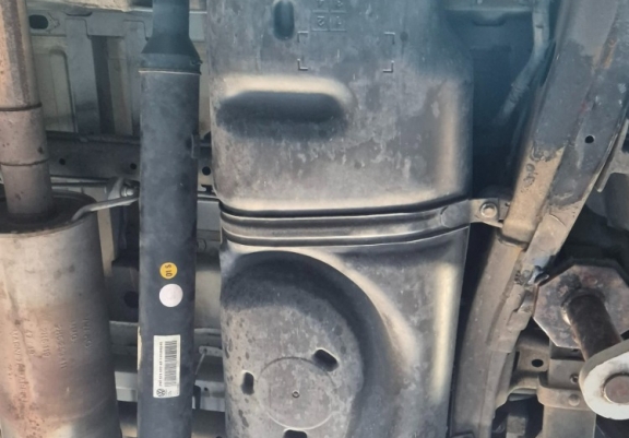 Steel fuel tank guard  for Volkswagen Amarok - Only for versions without factory protections