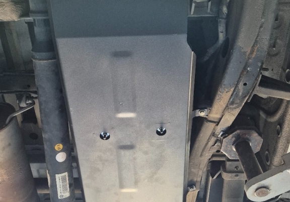 Steel fuel tank guard  for Volkswagen Amarok - Only for versions without factory protections