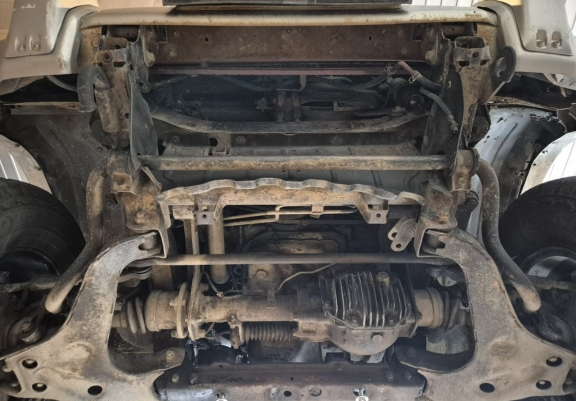 Steel sump guard for the protection of the engine and the radiator for Mitsubishi Shogun 3 (V60, V70)