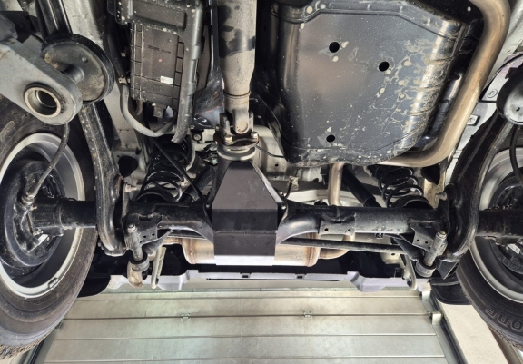Steel differential guard for Suzuki Jimny