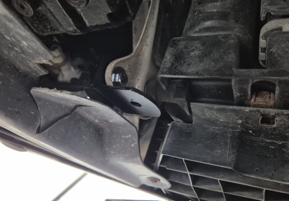 Steel sump guard for Peugeot 2008
