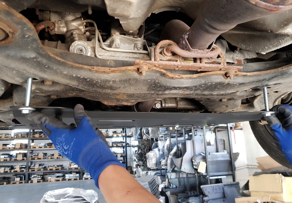 Aluminum sump guard for Volkswagen Bora
